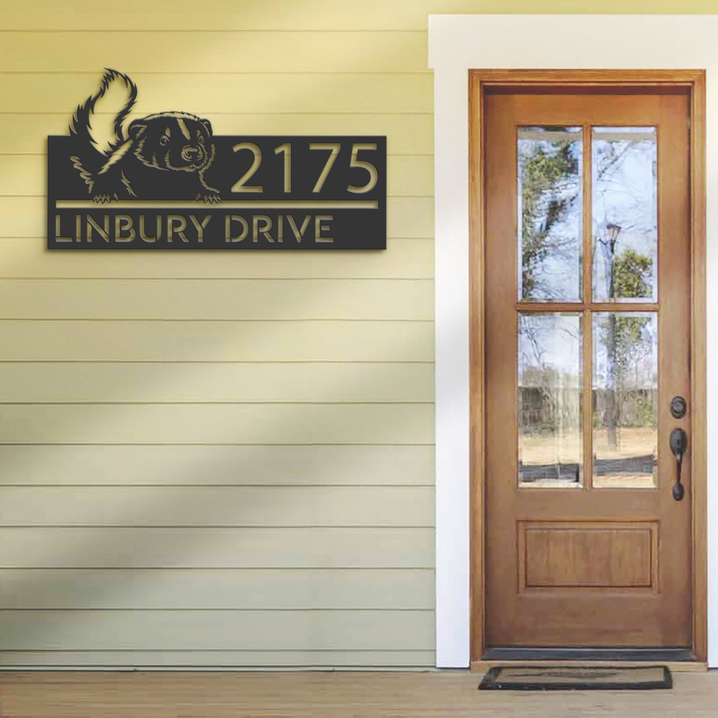 Personalized Peeking Skunk Metal Address Sign With LED lights House number Hanging Address Plaque Yard Sign Outdoor Garden Stake